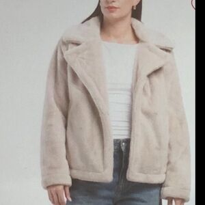 Beautiful French Connection Faux Fur Short Jacket